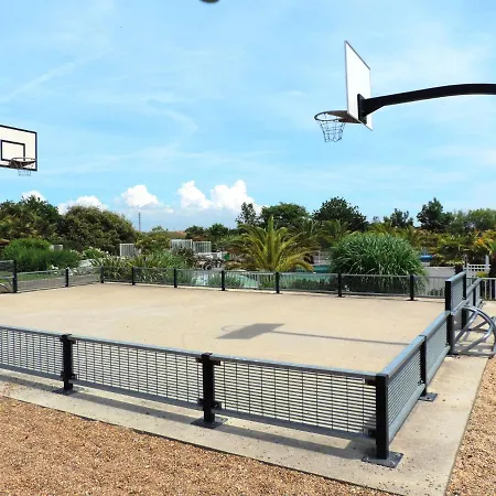 Villa Attractively Furnished With Private Pool In D'olonne