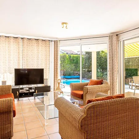 Attractively Furnished With Private Pool In D'olonne * Château-dʼOlonne