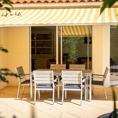 Villa Attractively Furnished With Private Pool In D'olonne *