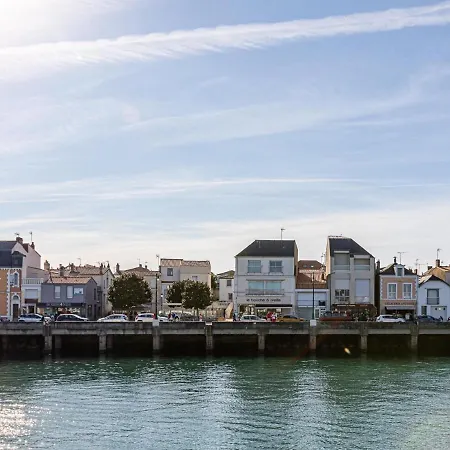 Attractively Furnished With Private Pool In D'olonne וילה *